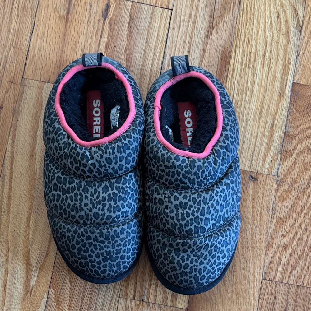Sorel Women's Leopard Print Slippers - Black and Pink